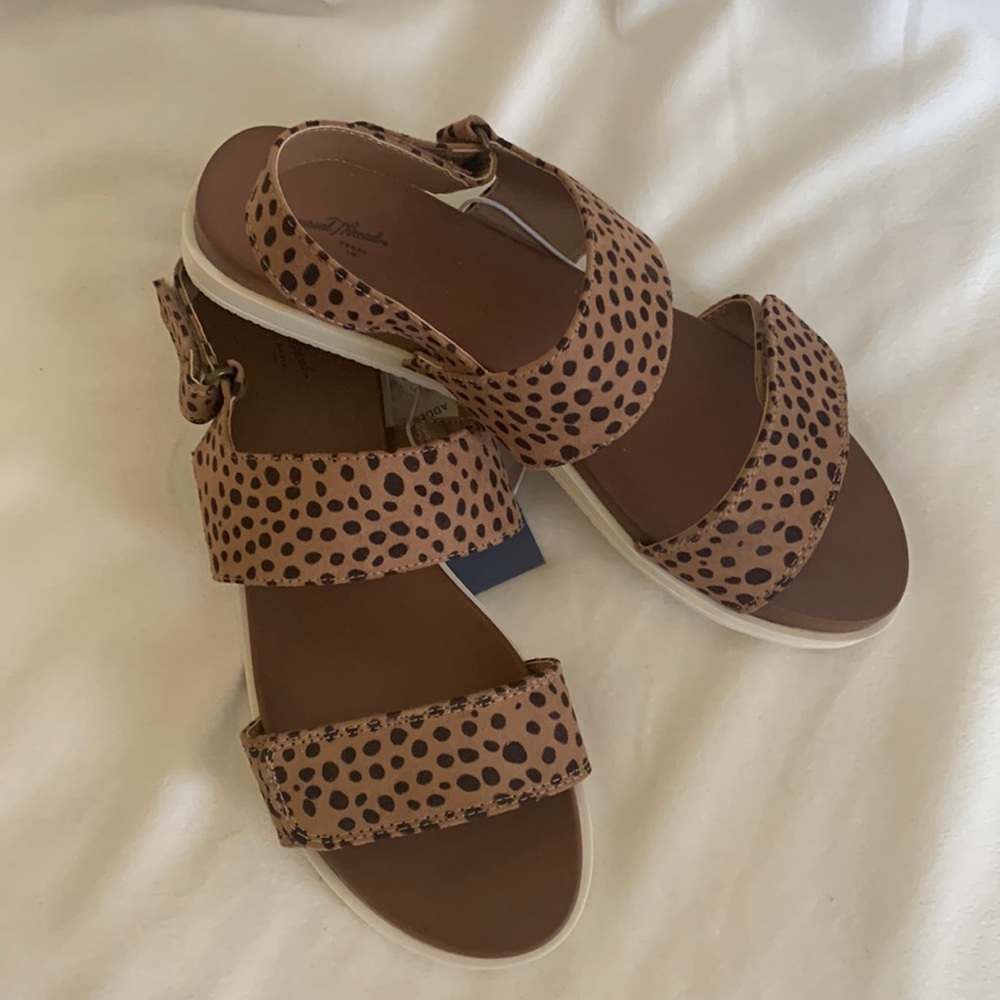 Women’s Tan Cheetah Print Strappy Sandals